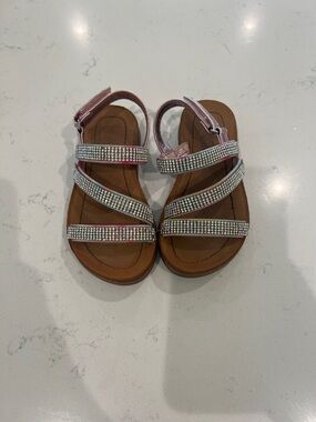 Rhinestone Strappy Girls' Sandals in Metallic Pink